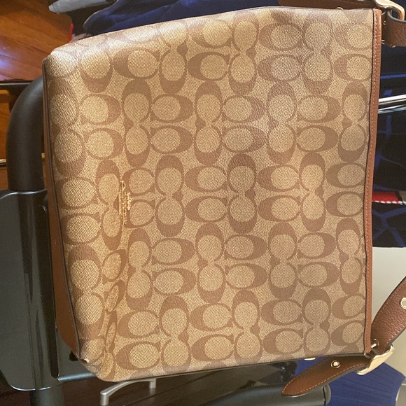 Coach satchel - Picture 2 of 3